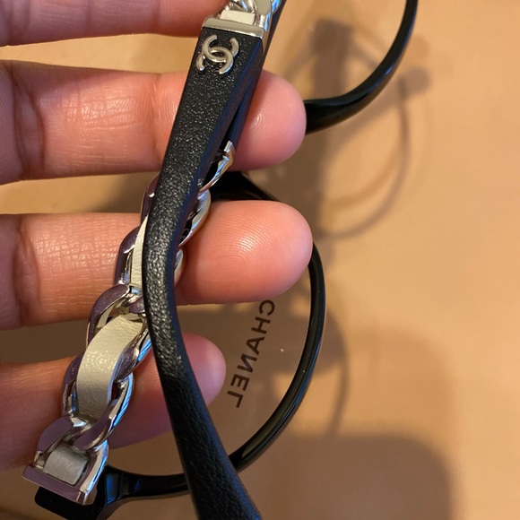 Chanel eyeglass black and white leather - Picture 7 of 8